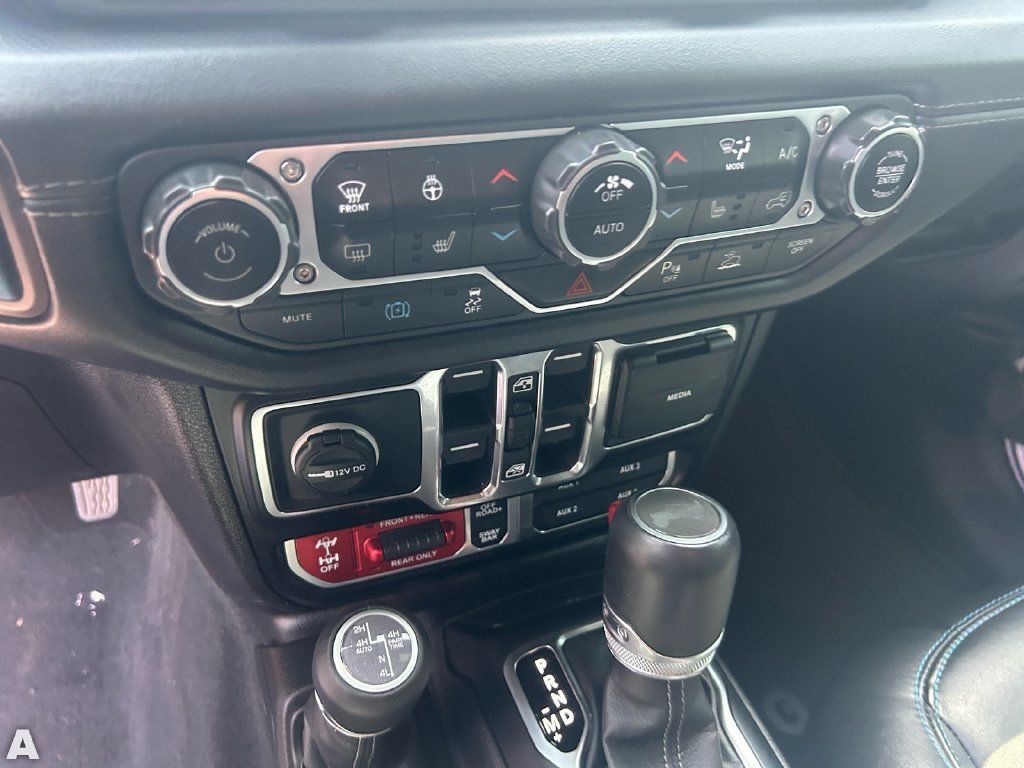 Used 2024 Jeep Wrangler Unlimited Rubicon 4xe AWD/4WD image 7