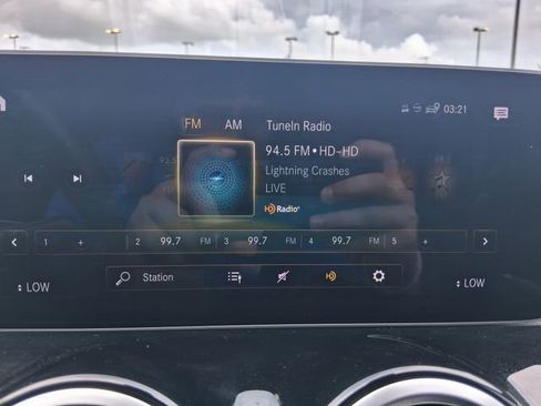 Used 2020 Mercedes-Benz GLB 250 image 11