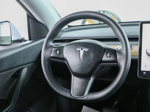 Used 2022 Tesla Model Y Long Range AWD/4WD image 12