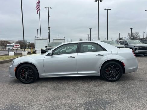 Used 2021 Chrysler 300 Touring L image 6