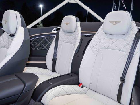 Used 2024 Bentley Continental GT Mulliner image 19