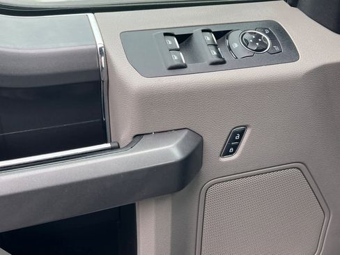 Used 2016 Ford F150 XLT w/ Equipment Group 302A Luxury image 13