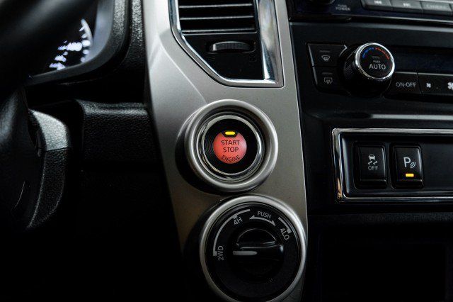 Used 2021 Nissan Titan SV w/ SV Convenience Package AWD/4WD image 18