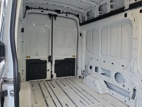 Used 2023 Ford Transit 250 148 High Roof RWD image 13