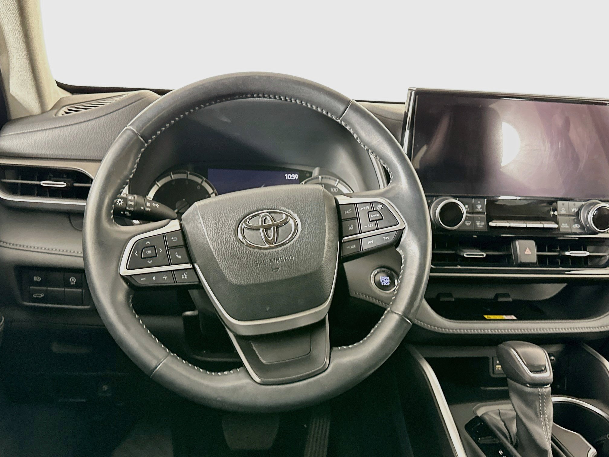 Used 2023 Toyota Highlander XLE FWD image 18