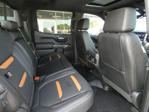 Certified 2020 GMC Sierra 1500 AT4 w/ AT4 Premium Package AWD/4WD image 17