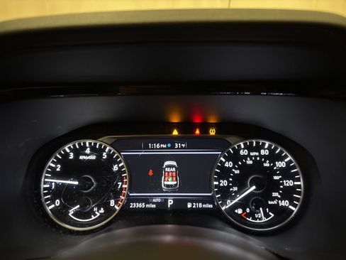 Used 2025 Nissan Pathfinder SV image 15