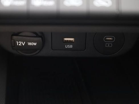 Used 2025 Hyundai Elantra Sport FWD image 18