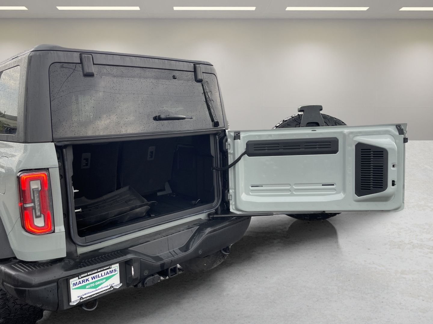 Used 2024 Ford Bronco Badlands AWD/4WD image 28