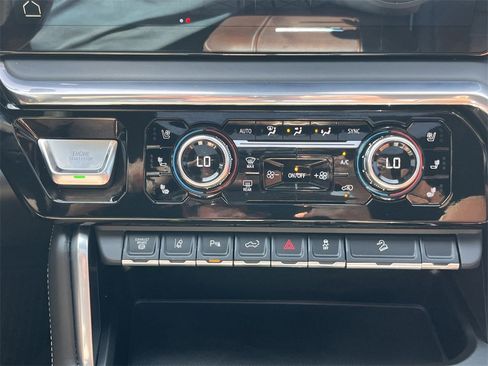 Used 2024 GMC Sierra 3500 Denali Ultimate image 36