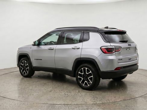 Used 2025 Jeep Compass Trailhawk AWD/4WD image 6