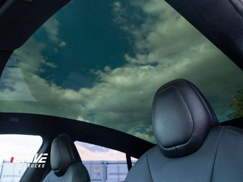 Used 2021 Tesla Model S Plaid image 27