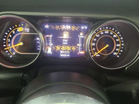 Used 2019 Jeep Wrangler Unlimited Sahara w/ Safety Group AWD/4WD image 23