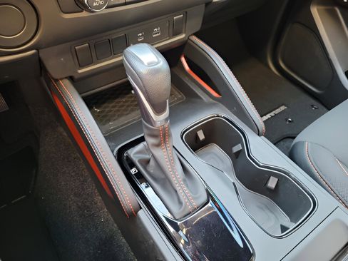 Used 2024 Nissan Frontier Pro-X image 31