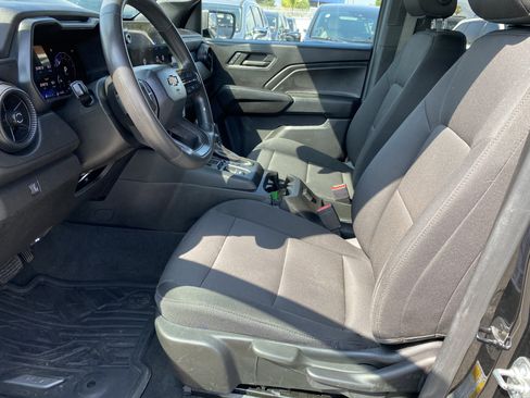 Used 2024 Chevrolet Colorado W/T RWD image 13
