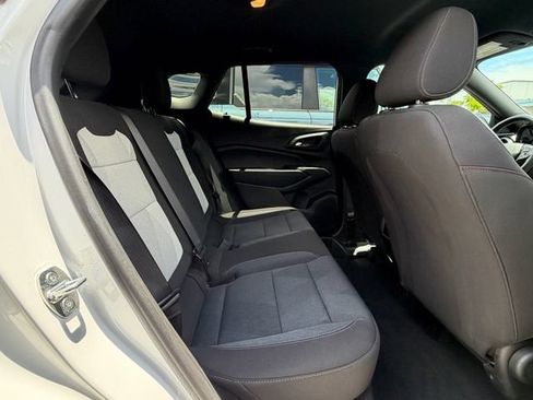 Used 2024 Chevrolet Trax RS FWD image 13
