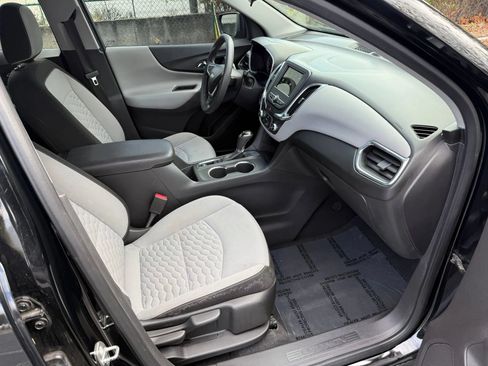 Used 2019 Chevrolet Equinox LS w/ LS Convenience Package FWD image 12