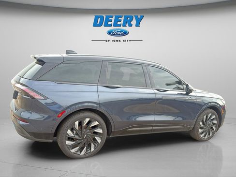 Used 2024 Lincoln Nautilus Reserve w/ Equipment Group 202A AWD/4WD image 15