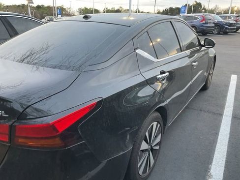 Used 2020 Nissan Altima 2.5 SL FWD image 5