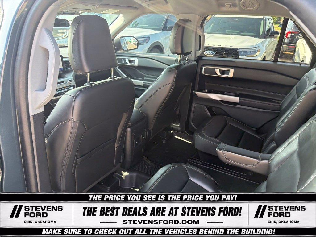 Used 2024 Ford Explorer XLT w/ Equipment Group 202A AWD/4WD image 33