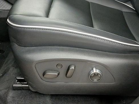 Used 2025 Buick Enclave Avenir w/ Super Cruise Package image 12