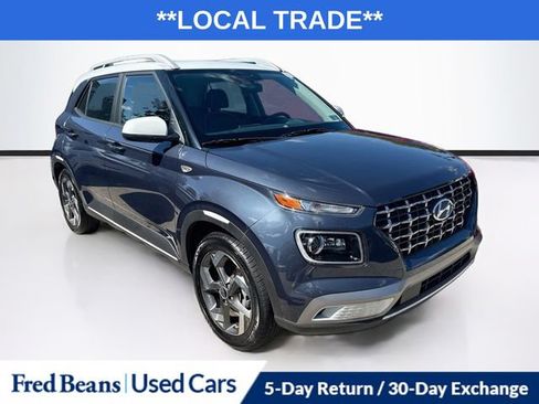 Used 2023 Hyundai Venue Limited w/ Cargo Package FWD image 1