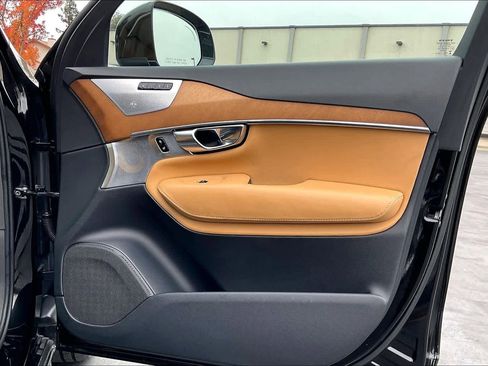 Used 2017 Volvo XC90 T6 Inscription w/ Vision Package image 27