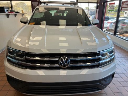 Used 2018 Volkswagen Atlas Launch Edition FWD image 4