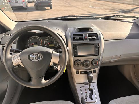 Used 2013 Toyota Corolla LE image 7