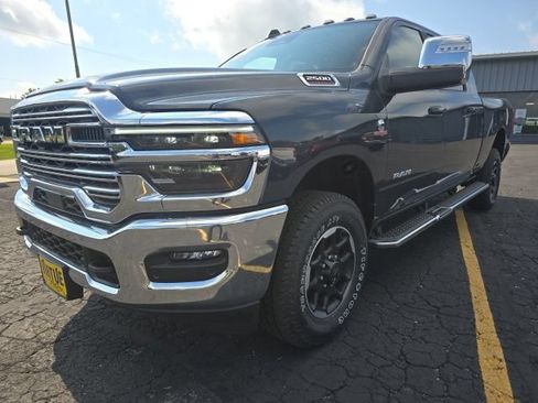 New 2026 RAM 2500 Laramie AWD/4WD image 3