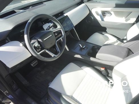 Used 2025 Land Rover Discovery Sport Dynamic SE image 18