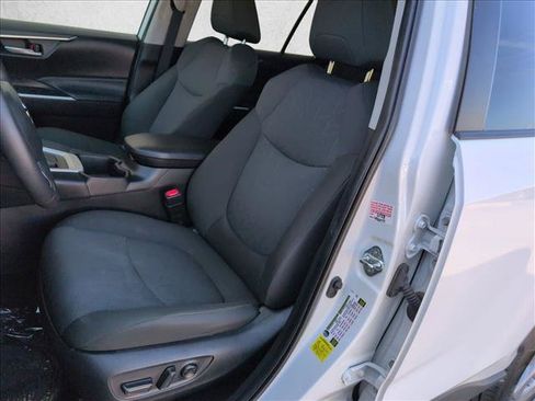 Used 2024 Toyota RAV4 XLE w/ Weather Package AWD/4WD image 16