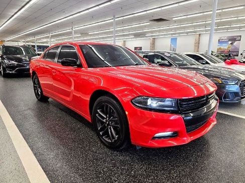 Used 2019 Dodge Charger SXT w/ Driver Confidence Group image 3