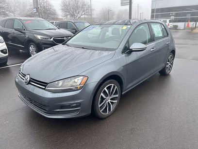 Used 2016 Volkswagen Golf SE w/ Lighting Package