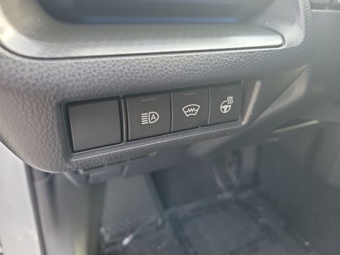 Certified 2025 Toyota Prius FWD image 23