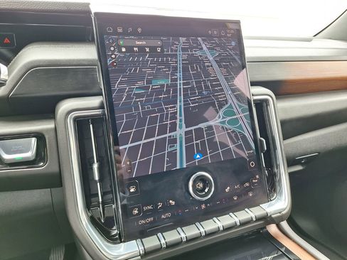 Used 2025 GMC Yukon XL Denali image 22