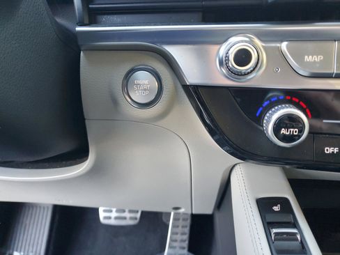 Certified 2024 Kia Telluride SX image 19