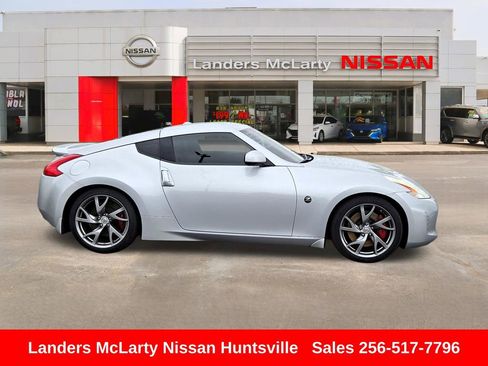 Used 2013 Nissan 370Z Touring w/ Sport Pkg RWD image 2