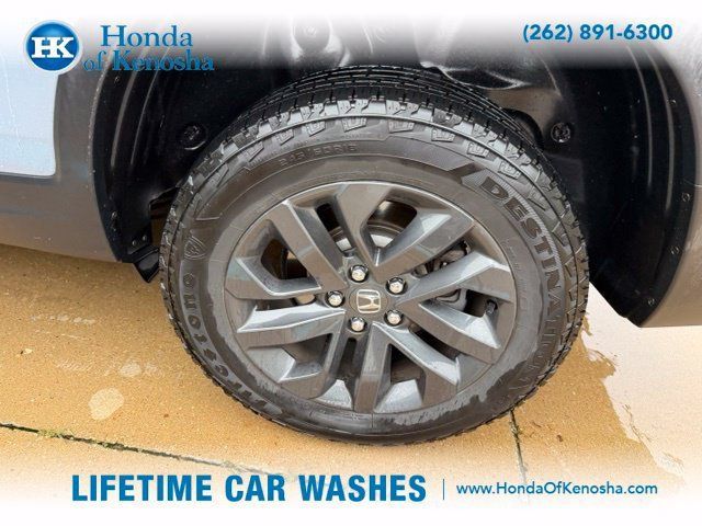 Used 2025 Honda Ridgeline Sport image 3