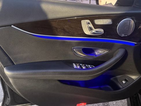 Used 2017 Mercedes-Benz E 300 image 11
