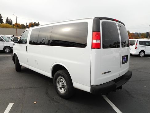 Used 2017 Chevrolet Express 2500 LS image 10