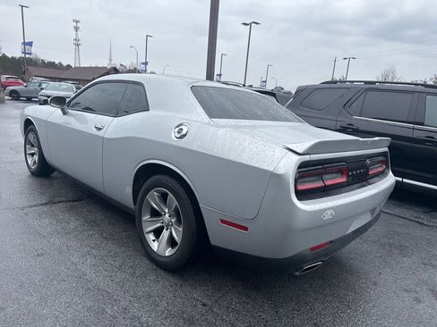 Used 2020 Dodge Challenger SXT image 4
