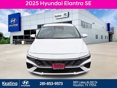 Used 2025 Hyundai Elantra SE FWD image 2