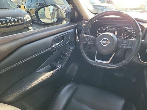 Certified 2022 Nissan Rogue SV w/ SV Premium Package image 19