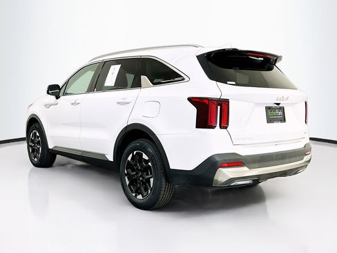 Used 2024 Kia Sorento S AWD/4WD image 5