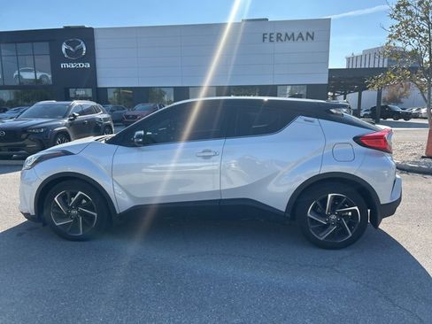 Used 2022 Toyota C-HR XLE image 21