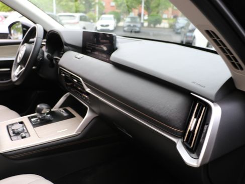 Certified 2025 MAZDA CX-90 3.3 Turbo w/ Preferred Package AWD/4WD image 8