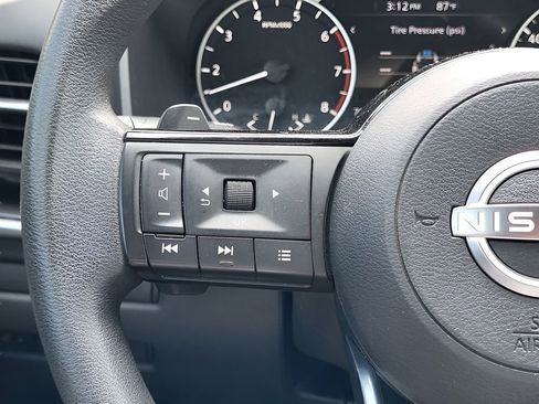 Used 2023 Nissan Rogue SV image 24