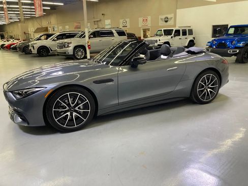 Used 2025 Mercedes-Benz SL 43 AMG image 4