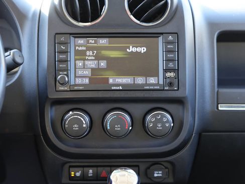 Used 2016 Jeep Patriot Latitude image 18